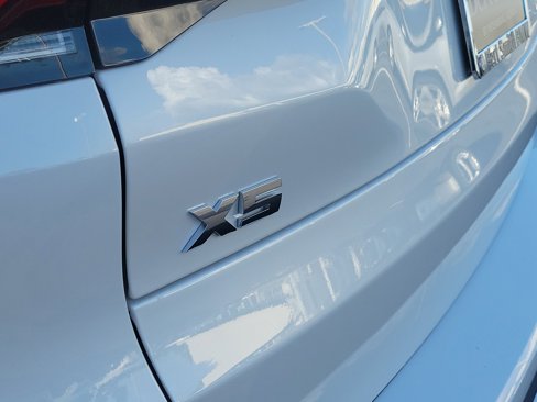 New 2026 BMW X5 M60i w/ Climate Comfort Package image 5