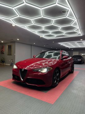Used 2018 Alfa Romeo Giulia Ti Sport w/ Quick Order Package 22U Sport image 4