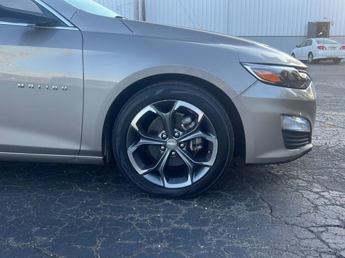 Used 2023 Chevrolet Malibu LT image 2