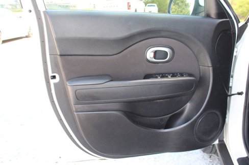Used 2019 Kia Soul + image 15