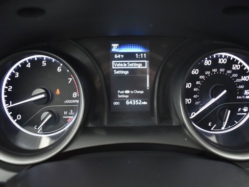Used 2024 Toyota Camry SE image 12