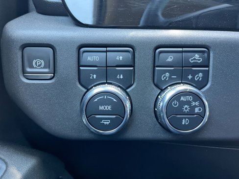 Used 2023 GMC Sierra 1500 SLT w/ X31 Off-Road Package image 18