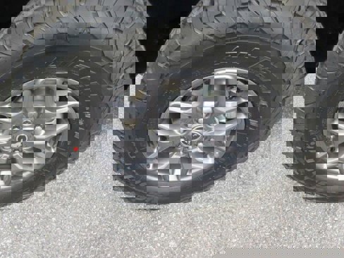 New 2025 Ford Bronco Badlands image 9