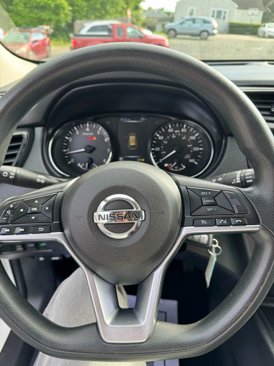 Used 2017 Nissan Rogue S image 16
