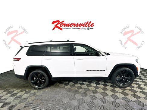 Used 2021 Jeep Grand Cherokee L Laredo image 8