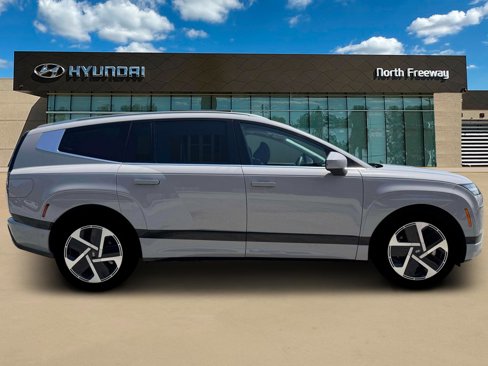 New 2026 Hyundai Ioniq 9 Calligraphy image 9