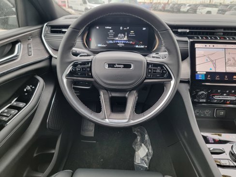 New 2025 Jeep Grand Cherokee Overland w/ Luxury Tech Group IV image 24