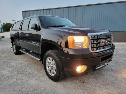 Used 2013 GMC Sierra 2500 Denali w/ Suspension Package, Off-Road image 8