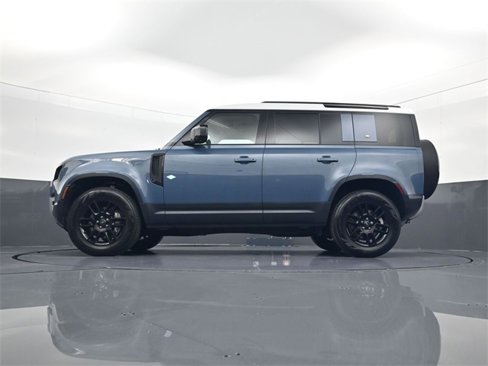 Used 2024 Land Rover Defender 110 S image 28
