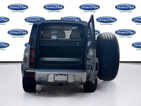 Used 2024 Land Rover Defender 90 S image 30