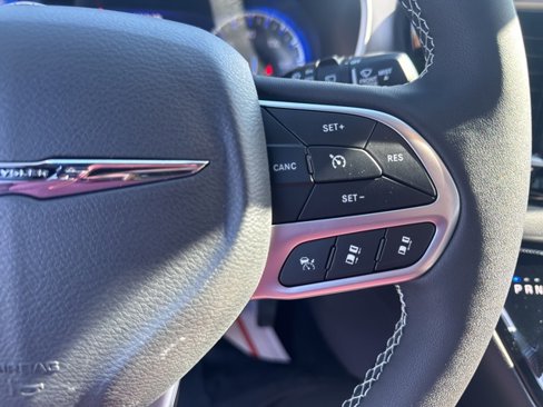 New 2025 Chrysler Voyager LX image 19