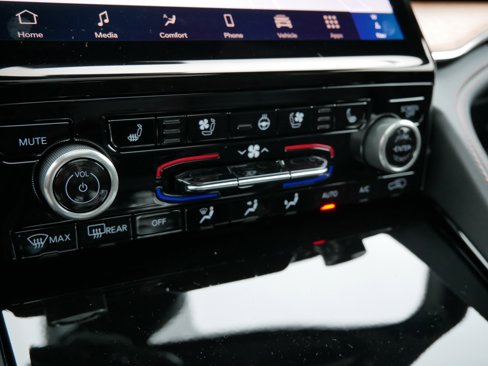 New 2025 Jeep Grand Cherokee Summit image 15