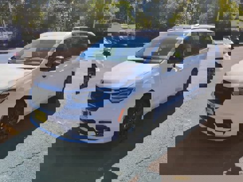 New 2026 Chrysler Pacifica Select image 3