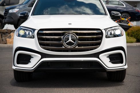 Used 2025 Mercedes-Benz GLS 450 4MATIC image 11