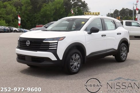 Used 2025 Nissan Kicks S image 3