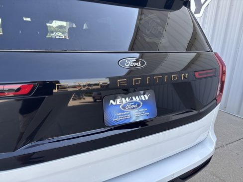 New 2025 Ford Expedition Tremor image 9