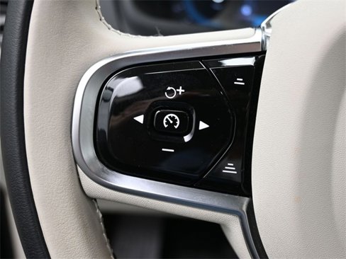 Used 2025 Volvo XC90 B6 Plus w/ Protection Package Premier image 25