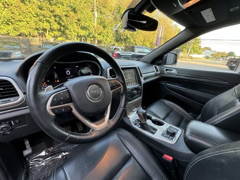 Used 2017 Jeep Grand Cherokee Limited image 12