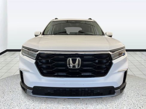New 2025 Honda Pilot Touring image 8