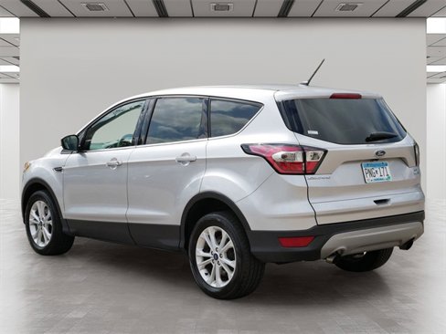 Used 2017 Ford Escape SE w/ SE Cold Weather Package image 4
