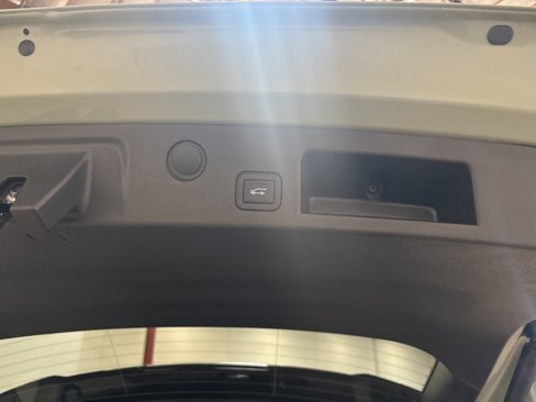 Used 2025 Chevrolet Equinox ACTIV w/ Convenience Package III image 27