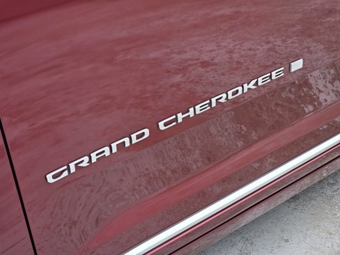 Used 2022 Jeep Grand Cherokee L Summit image 13