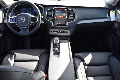 Used 2025 Volvo XC90 B6 Ultra w/ Protection Package Premier image 13