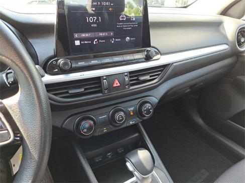 Used 2022 Kia Forte LXS image 13