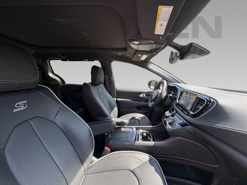New 2026 Chrysler Pacifica Limited image 11