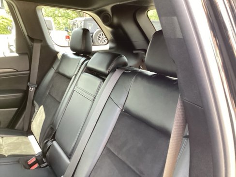Used 2022 Jeep Grand Cherokee Laredo X image 20