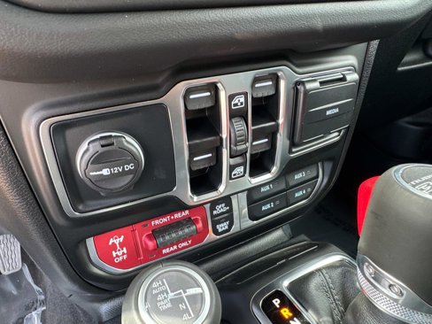 New 2025 Jeep Wrangler Unlimited Rubicon 392 image 30