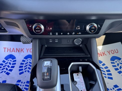 New 2025 Mitsubishi Outlander SE image 25