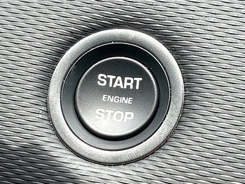 Used 2025 Land Rover Discovery Sport Dynamic SE image 29