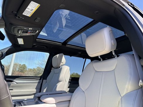 New 2025 Jeep Wagoneer L 4WD w/ Convenience Group I image 22