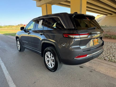 Used 2022 Jeep Grand Cherokee Limited image 5