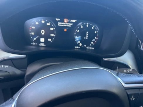 Used 2018 Volvo XC60 T5 Momentum w/ Advanced Package image 24