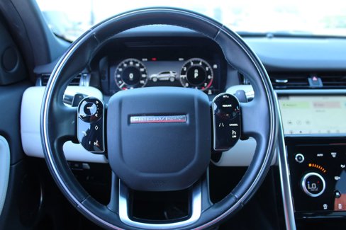 Used 2020 Land Rover Discovery Sport SE R-Dynamic image 17
