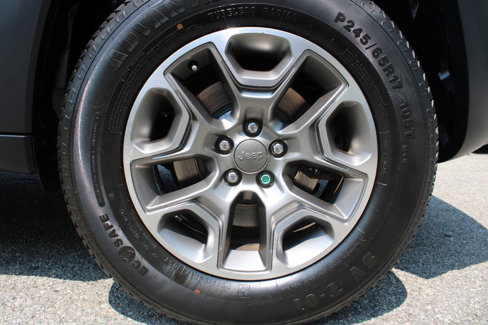 Used 2020 Jeep Cherokee Trailhawk image 21