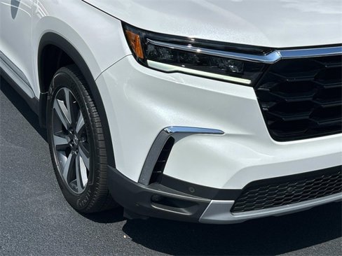 Used 2025 Honda Pilot Touring image 10