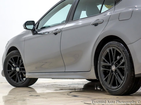 Used 2025 Toyota Camry SE image 11
