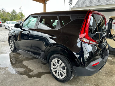Used 2022 Kia Soul LX image 5