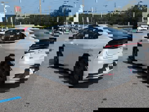 New 2026 Toyota Prius LE image 3