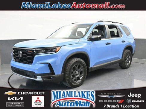 Used 2025 Honda Pilot TrailSport image 1
