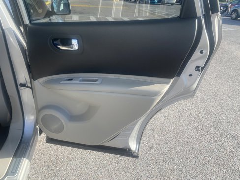 Used 2012 Nissan Rogue SL image 11