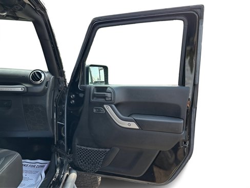 Used 2017 Jeep Wrangler Unlimited Rubicon w/ Connectivity Group image 27