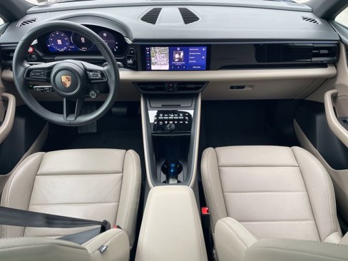 Used 2025 Porsche Macan 4 Electric image 26