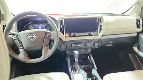 Used 2025 Nissan Frontier SV w/ SV Convenience Package image 22