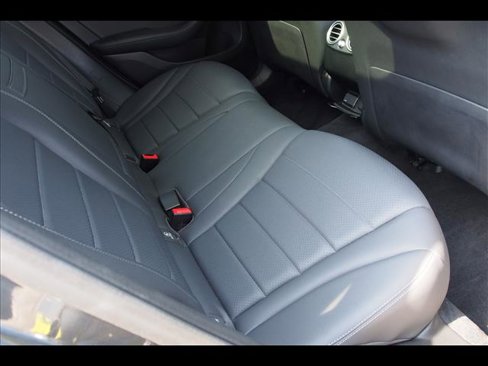 Used 2021 Mercedes-Benz GLC 300 4MATIC image 15
