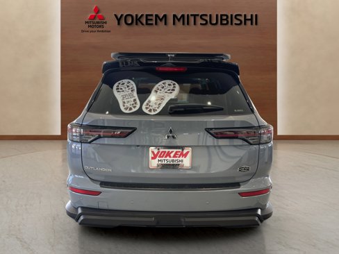 New 2025 Mitsubishi Outlander Trail Edition image 4