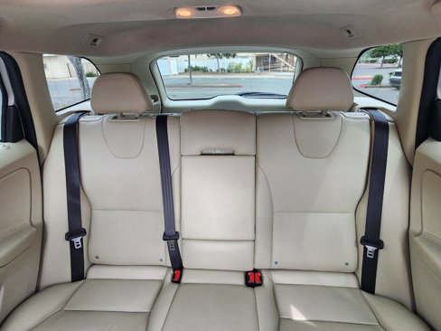 Used 2016 Volvo XC60 T5 Premier w/ Proximity Package image 22